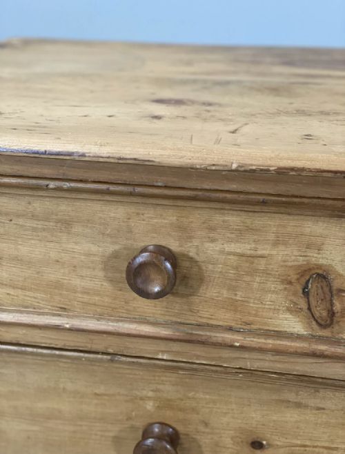 19TH CENTURY PINE CHEST OF DRAWERS - ADDITIONAL PHOTO 4