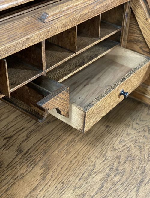 EARLY 20TH CENTURY OAK ROLL TOP DESK - ADDITIONAL PHOTO 6