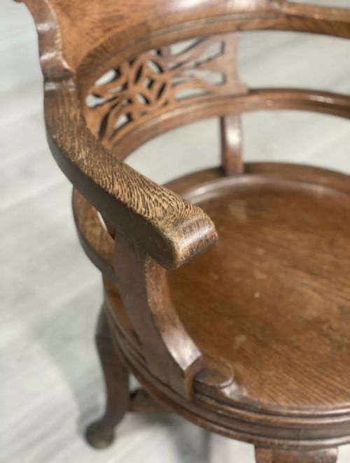 19TH CENTURY REVOLVING OAK DESK CHAIR - ADDITIONAL PHOTO 4