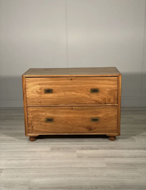 EDWARDIAN WALNUT CAMPAIGN CHEST OF DRAWERS - ADDITIONAL PHOTO 2