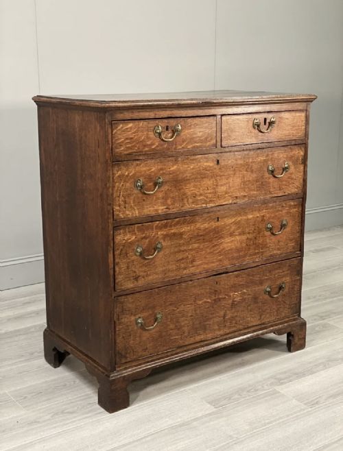 large georgian oak chest of drawers - CATEGORY: ANTIQUE CHEST OF DRAWERS - DATED GEORGIAN