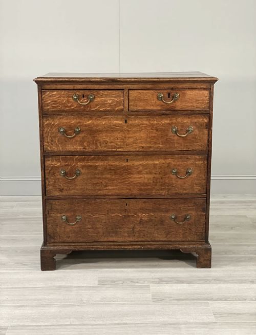 LARGE GEORGIAN OAK CHEST OF DRAWERS - ADDITIONAL PHOTO 1