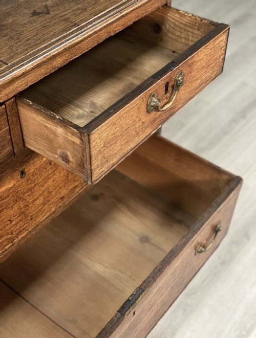 LARGE GEORGIAN OAK CHEST OF DRAWERS - ADDITIONAL PHOTO 3