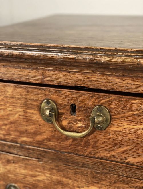 LARGE GEORGIAN OAK CHEST OF DRAWERS - ADDITIONAL PHOTO 5