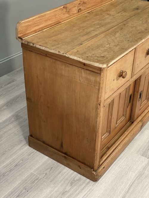 19TH CENTURY PINE SIDEBOARD SERVER WITH SLIDING DOORS - ADDITIONAL PHOTO 4