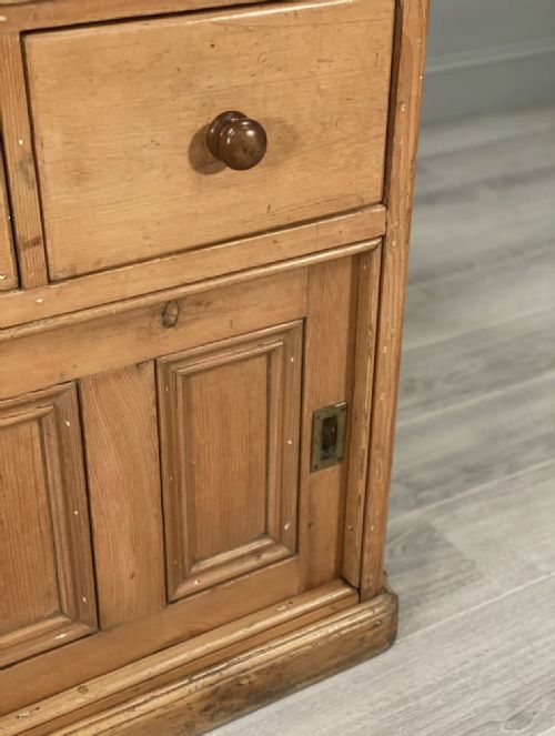 19TH CENTURY PINE SIDEBOARD SERVER WITH SLIDING DOORS - ADDITIONAL PHOTO 7