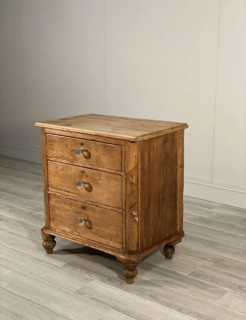 VICTORIAN FARMHOUSE PINE CHEST OF DRAWERS - ADDITIONAL PHOTO 2