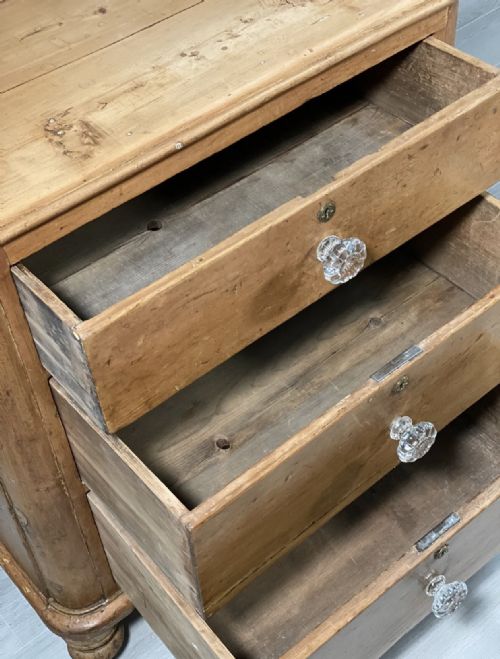 VICTORIAN FARMHOUSE PINE CHEST OF DRAWERS - ADDITIONAL PHOTO 6