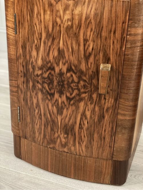 PAIR OF ART DECO BURR WALNUT BEDSIDE CABINETS - ADDITIONAL PHOTO 7