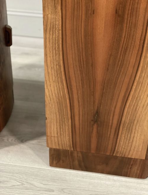 PAIR OF ART DECO BURR WALNUT BEDSIDE CABINETS - ADDITIONAL PHOTO 10