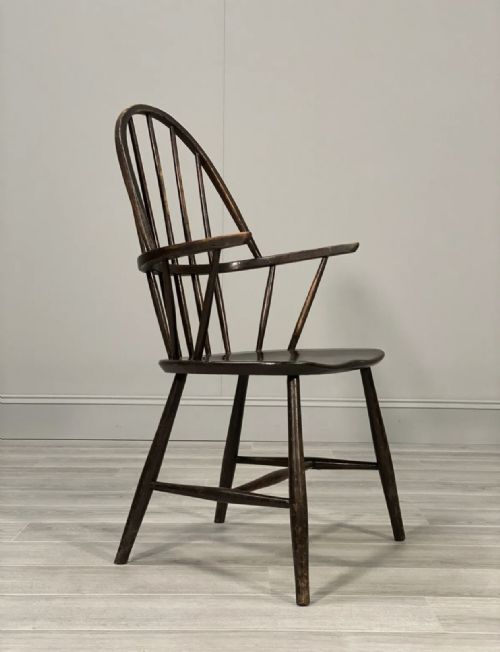 1920s windsor chair in original finish - CATEGORY: ANTIQUE CHAIRS - DATED 1920