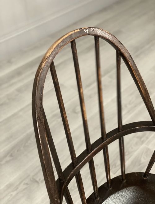 1920S WINDSOR CHAIR IN ORIGINAL FINISH - ADDITIONAL PHOTO 3