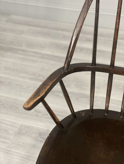 1920S WINDSOR CHAIR IN ORIGINAL FINISH - ADDITIONAL PHOTO 4