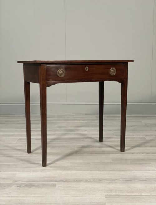 antique georgian mahogany side table - CATEGORY: ANTIQUE TABLES - DATED GEORGIAN
