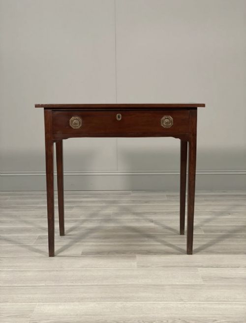 ANTIQUE GEORGIAN MAHOGANY SIDE TABLE - ADDITIONAL PHOTO 1