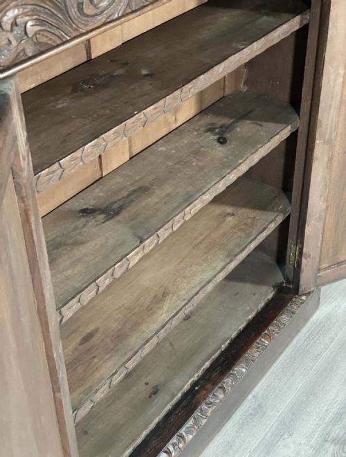 19TH CENTURY CARVED OAK CUPBOARD - ADDITIONAL PHOTO 3