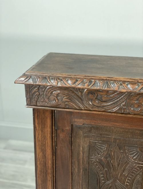 19TH CENTURY CARVED OAK CUPBOARD - ADDITIONAL PHOTO 4