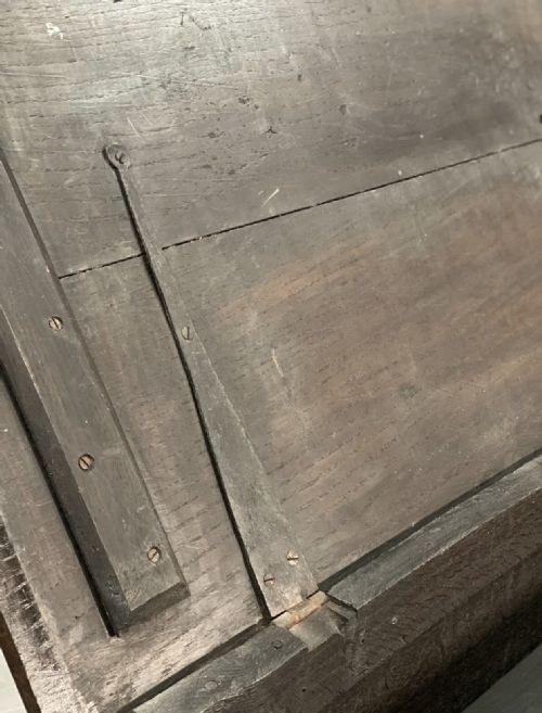 EARLY 18TH CENTURY OAK CHEST OF DRAWERS - ADDITIONAL PHOTO 2