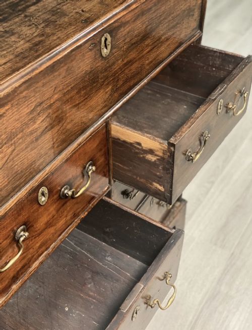 EARLY 18TH CENTURY OAK CHEST OF DRAWERS - ADDITIONAL PHOTO 5