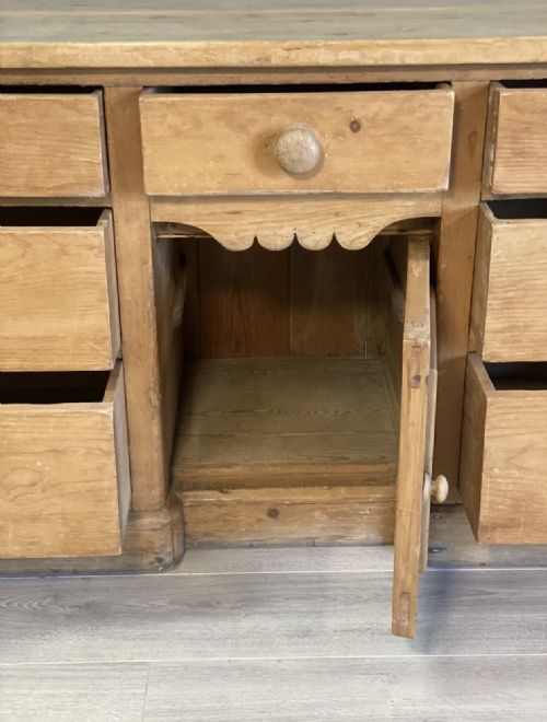19TH CENTURY PINE DRESSER BASE WITH SYCAMORE TOP - ADDITIONAL PHOTO 3