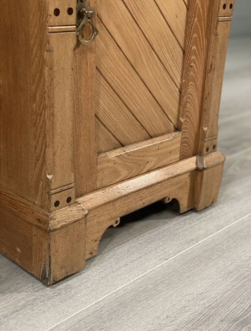 19TH CENTURY AESTHETIC MOVEMENT ASH WASHSTAND - ADDITIONAL PHOTO 3