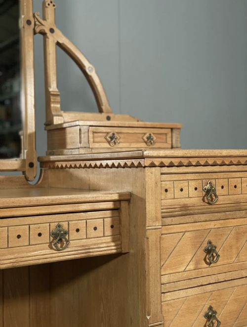 19TH CENTURY AESTHETIC MOVEMENT ASH DRESSING TABLE - ADDITIONAL PHOTO 4