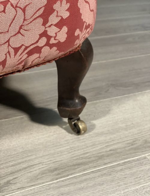 A DEEP SEATED 19TH CENTURY COUNTRY HOUSE ARMCHAIR - ADDITIONAL PHOTO 9