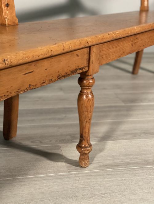 LARGE 19TH CENTURY PINE BENCH - ADDITIONAL PHOTO 3