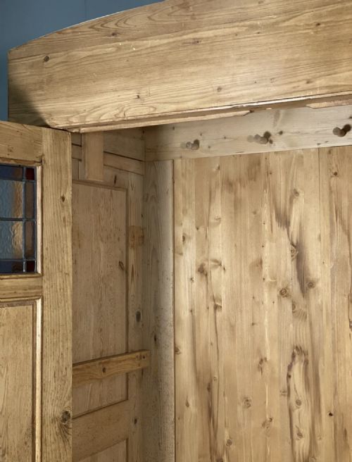 19TH CENTURY PINE HALL CUPBOARD - ADDITIONAL PHOTO 2