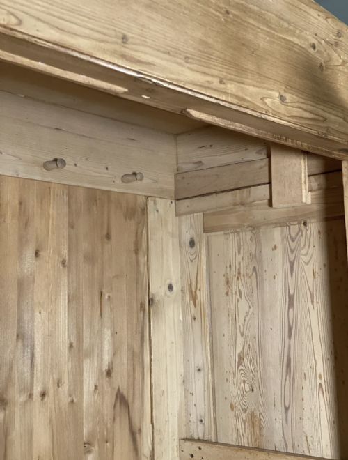 19TH CENTURY PINE HALL CUPBOARD - ADDITIONAL PHOTO 5