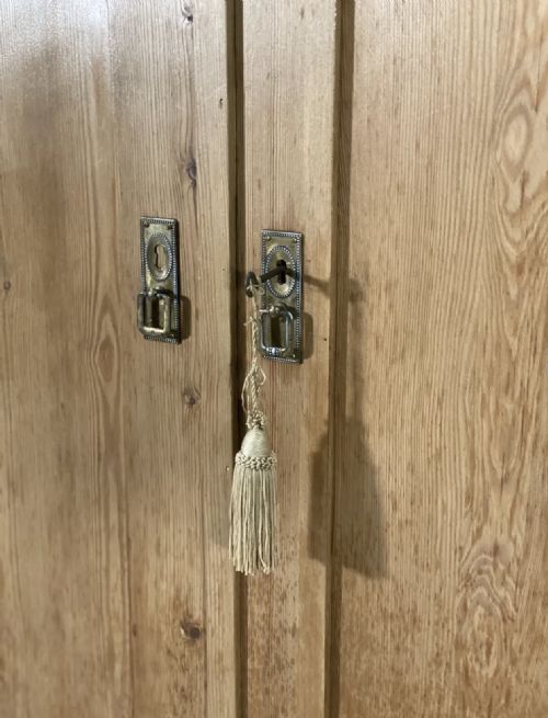 19TH CENTURY PINE HALL CUPBOARD - ADDITIONAL PHOTO 9