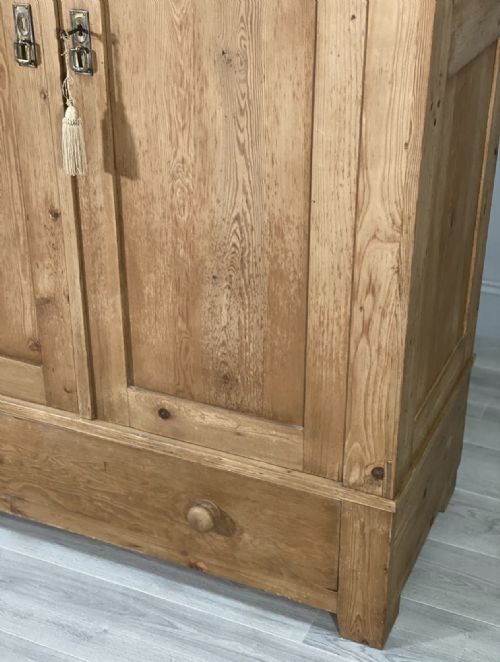 19TH CENTURY PINE HALL CUPBOARD - ADDITIONAL PHOTO 10