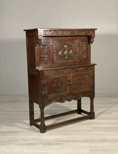 small 17th century style carved oak cabinet - CATEGORY: ANTIQUE CUPBOARDS - DATED 19TH CENTURY