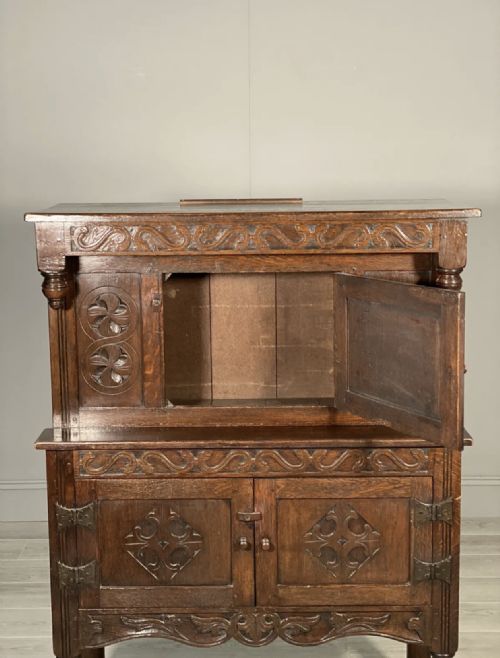 SMALL 17TH CENTURY STYLE CARVED OAK CABINET - ADDITIONAL PHOTO 1