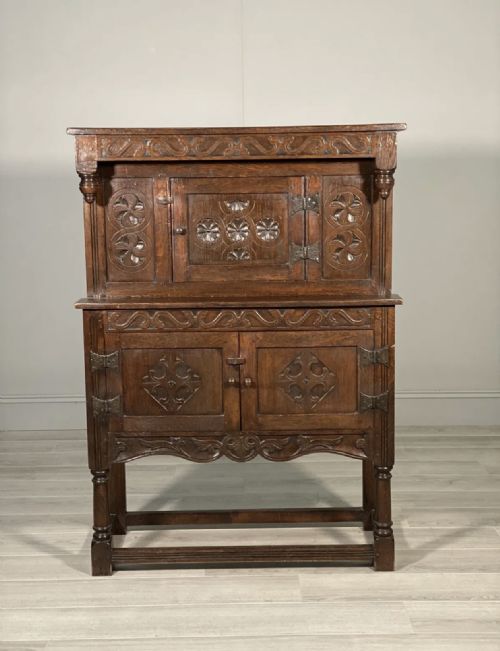 SMALL 17TH CENTURY STYLE CARVED OAK CABINET - ADDITIONAL PHOTO 2