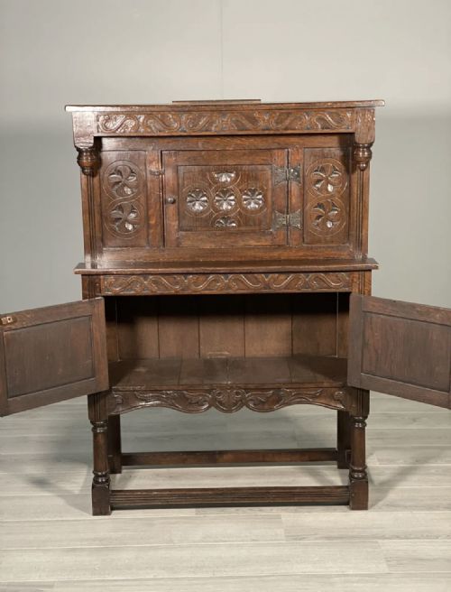 SMALL 17TH CENTURY STYLE CARVED OAK CABINET - ADDITIONAL PHOTO 5