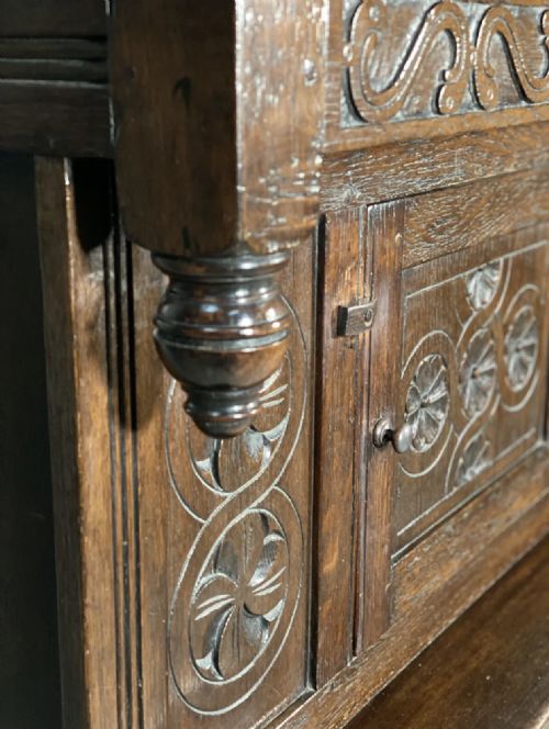SMALL 17TH CENTURY STYLE CARVED OAK CABINET - ADDITIONAL PHOTO 8