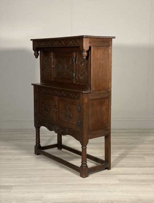 SMALL 17TH CENTURY STYLE CARVED OAK CABINET - ADDITIONAL PHOTO 10