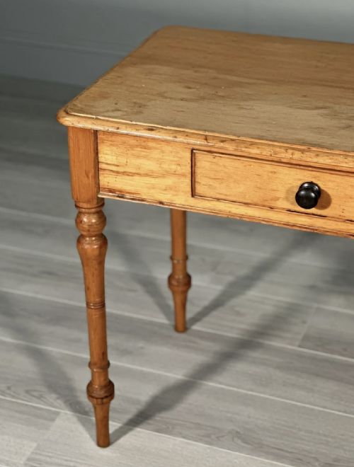 19TH CENTURY PINE SIDE TABLE - ADDITIONAL PHOTO 3