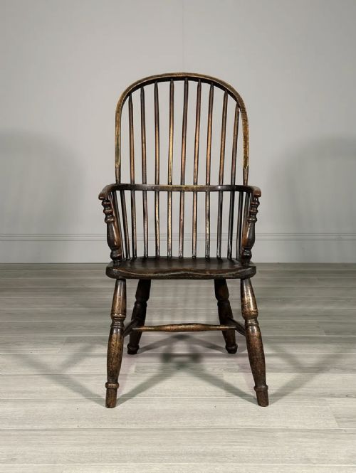 early 19th century elm windsor chair - CATEGORY: ANTIQUE CHAIRS - DATED 19TH CENTURY