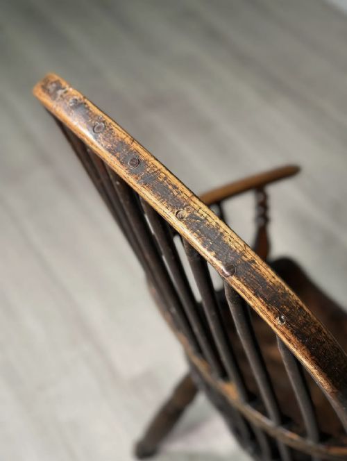 EARLY 19TH CENTURY ELM WINDSOR CHAIR - ADDITIONAL PHOTO 9