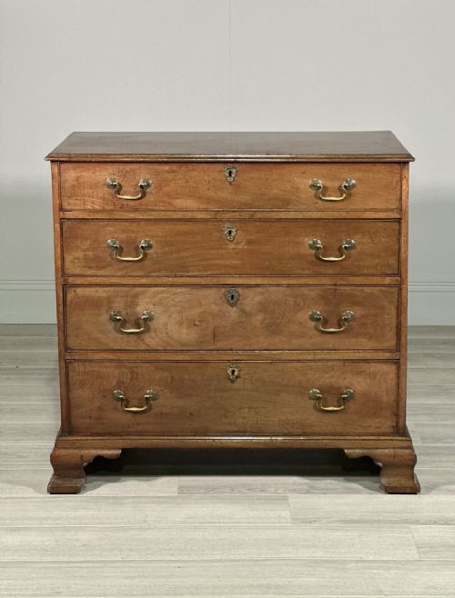 18th century georgian chest of drawers - CATEGORY: ANTIQUE CHEST OF DRAWERS - DATED 1800