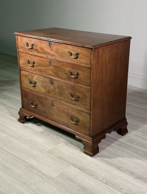 18TH CENTURY GEORGIAN CHEST OF DRAWERS - ADDITIONAL PHOTO 2