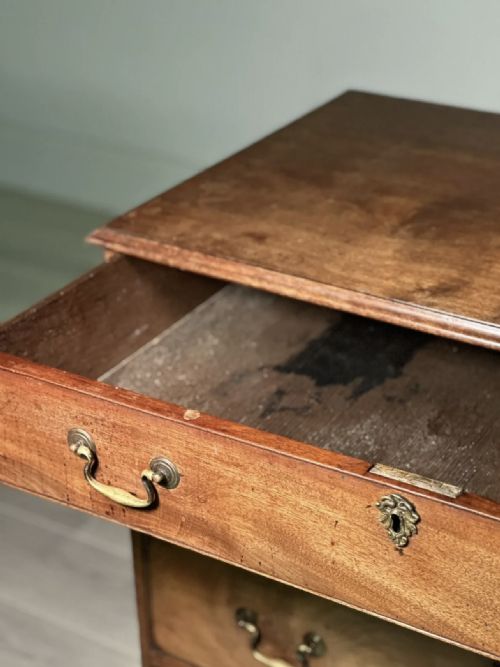 18TH CENTURY GEORGIAN CHEST OF DRAWERS - ADDITIONAL PHOTO 6