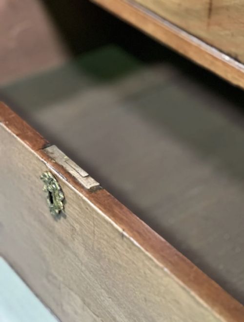 18TH CENTURY GEORGIAN CHEST OF DRAWERS - ADDITIONAL PHOTO 7