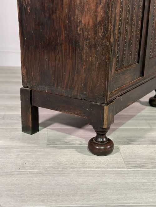 18TH CENTURY CARVED OAK CUPBOARD - ADDITIONAL PHOTO 8