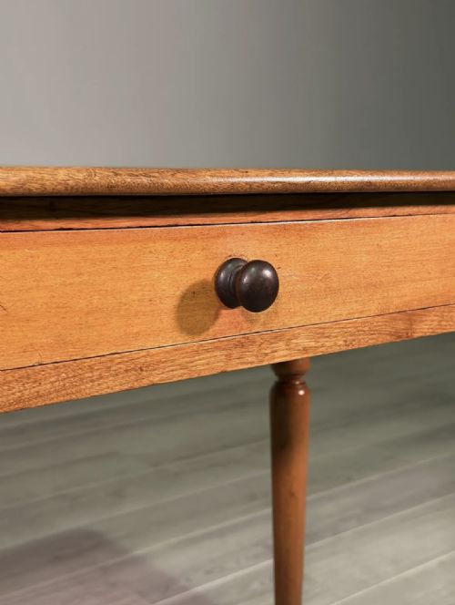 19TH CENTURY SATIN WALNUT SIDE TABLE - ADDITIONAL PHOTO 4