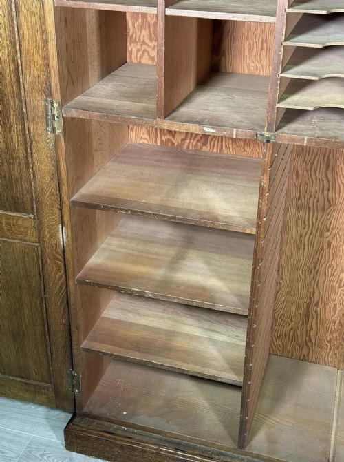 ANTIQUE OAK PIGEON HOLE CUPBOARD - ADDITIONAL PHOTO 4