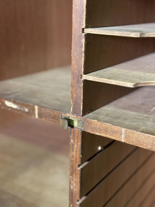 ANTIQUE OAK PIGEON HOLE CUPBOARD - ADDITIONAL PHOTO 7
