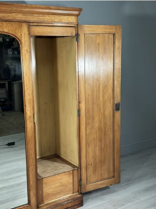 19TH CENTURY FITTED PINE WARDROBE - ADDITIONAL PHOTO 3